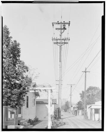 Distribution Lines - Pole Top showing potheads and circuits