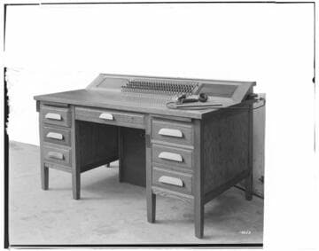 Magunden Switching Station - Telephone desk for Magunden