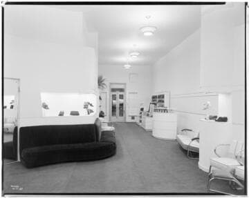 L1.3 - Lighting, stores - Night photo