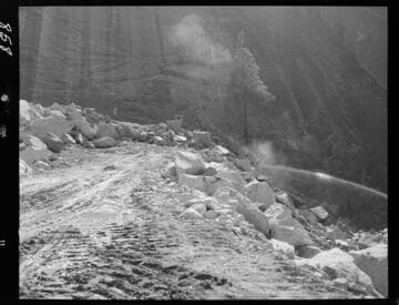 Big Creek - Mammoth Pool - Rock toe fill operation