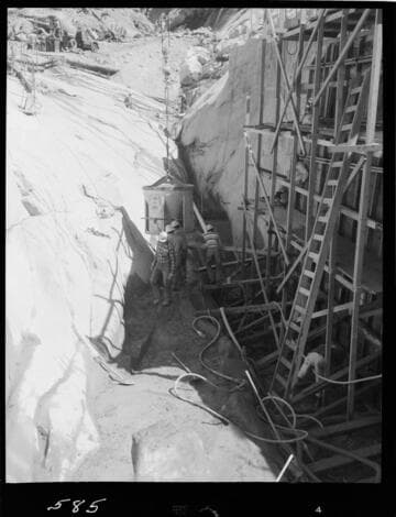 Big Creek - Mammoth Pool - Placing dental concrete at bottom of cutoff trench