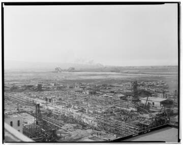 Long Beach Steam Station, Plant #3 - Switch Garden and Control House from roof