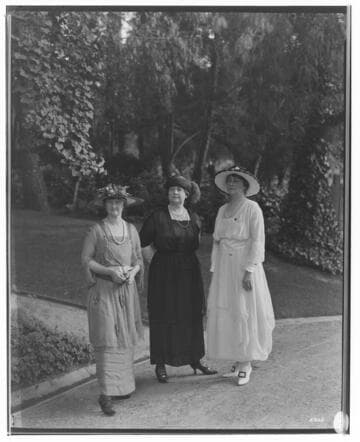 P1.1 - Group Portraits - National Electric Light Association