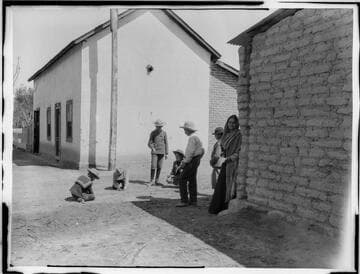 Street scene with Mexican children playing