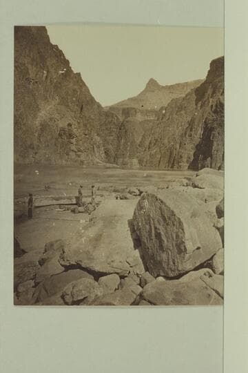 Powell crew and boat at Granite Falls