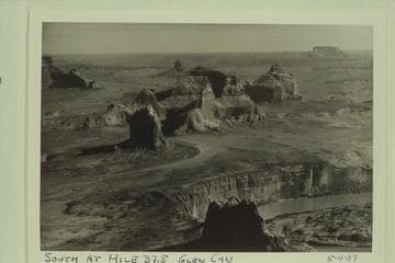 South from Mile 37 1/2 in Glen Canyon
