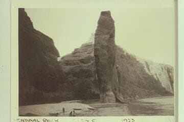 RB-MV Expedition.  Sentinel Rock.  Photo 687