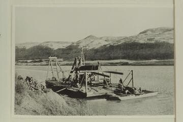 Hoskanini dredge under construction, Glen Canyon