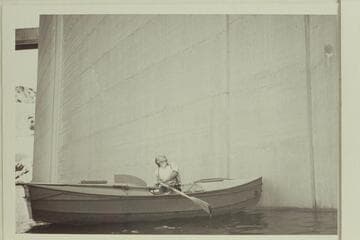 Buzz Holmstrom at Hoover Dam at end of his solo run