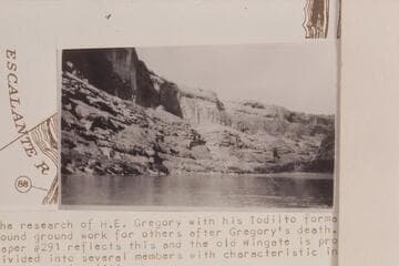 Middle member of the Wingate sandstone at lowest point of fold below the Waterpocket Fold