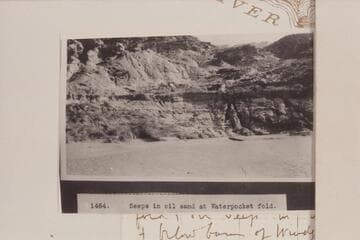 Seeps in oil sand at Waterpocket Fold