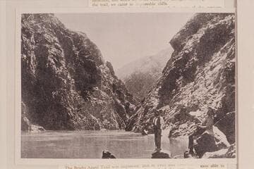 Looking up from Grand View Trail