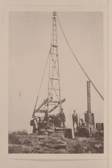 Oil rig at Mexican Hat