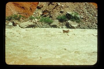 CC Middle, Hance River