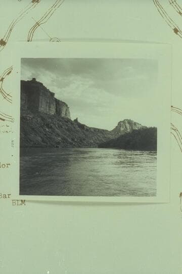 Upstream to saddle in Bowknot Bend from Mile 67