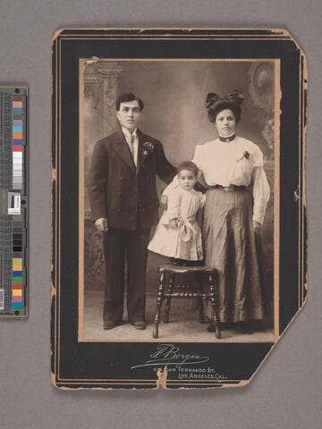 Lugo family papers, box 5, folder 1, Photographs -- Rosita Lugo's family, 1920s