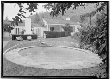 De Havilland, Olivia, residence