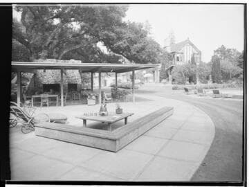 MacDonald, Mr. and Mrs. Graeme K., residence