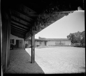 Douglas Baylis gardens for Joseph E. Howland: Smith residence