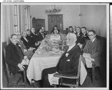 Harry Chandler at anniversary banquet with Times executives