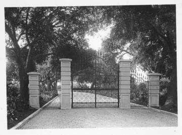 North gate to Huntington mausoleum, circa 1928