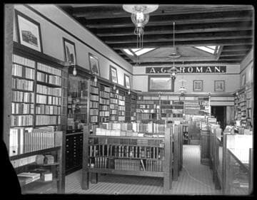 Vroman's bookstore, Pasadena, Interior