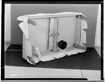 Poultry Book - Lyon homemade-type brooder