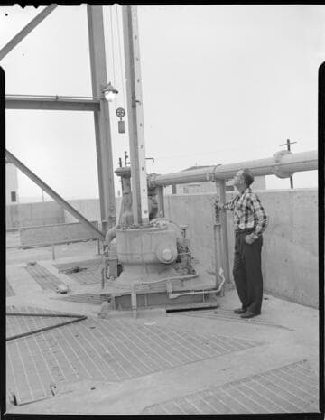 Cooling water screen well at a coastal steam generating plant