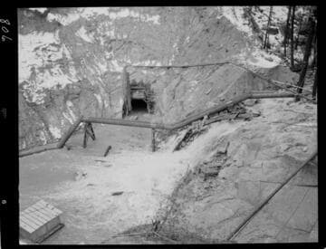 Big Creek - Mammoth Pool - Shakeflat after failure of cofferdam