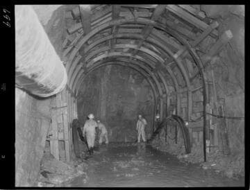 Big Creek - Mammoth Pool - Face and tunnel sites at downstream heading at Shakeflat
