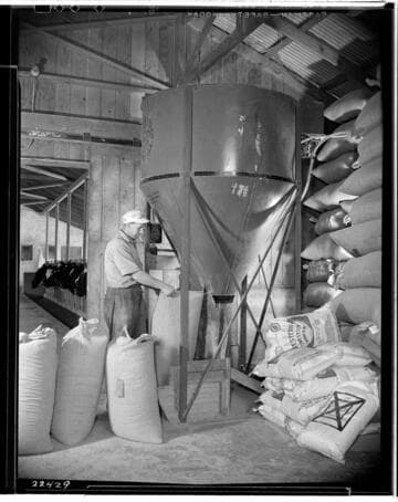 Electrical Times Dairy Series - H. Knevelboard, Brower Feed Mixer