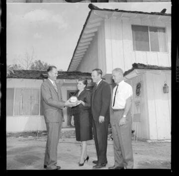 Presentation of meter at new Gold Medallion Home