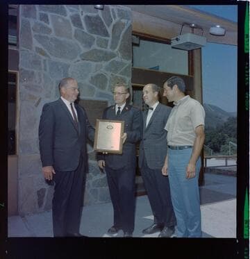 Presentation of "Modern Food Service" award