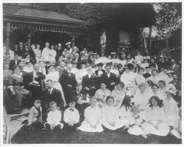 Old settlers picnic on grounds of residence of Margaret Collier Graham